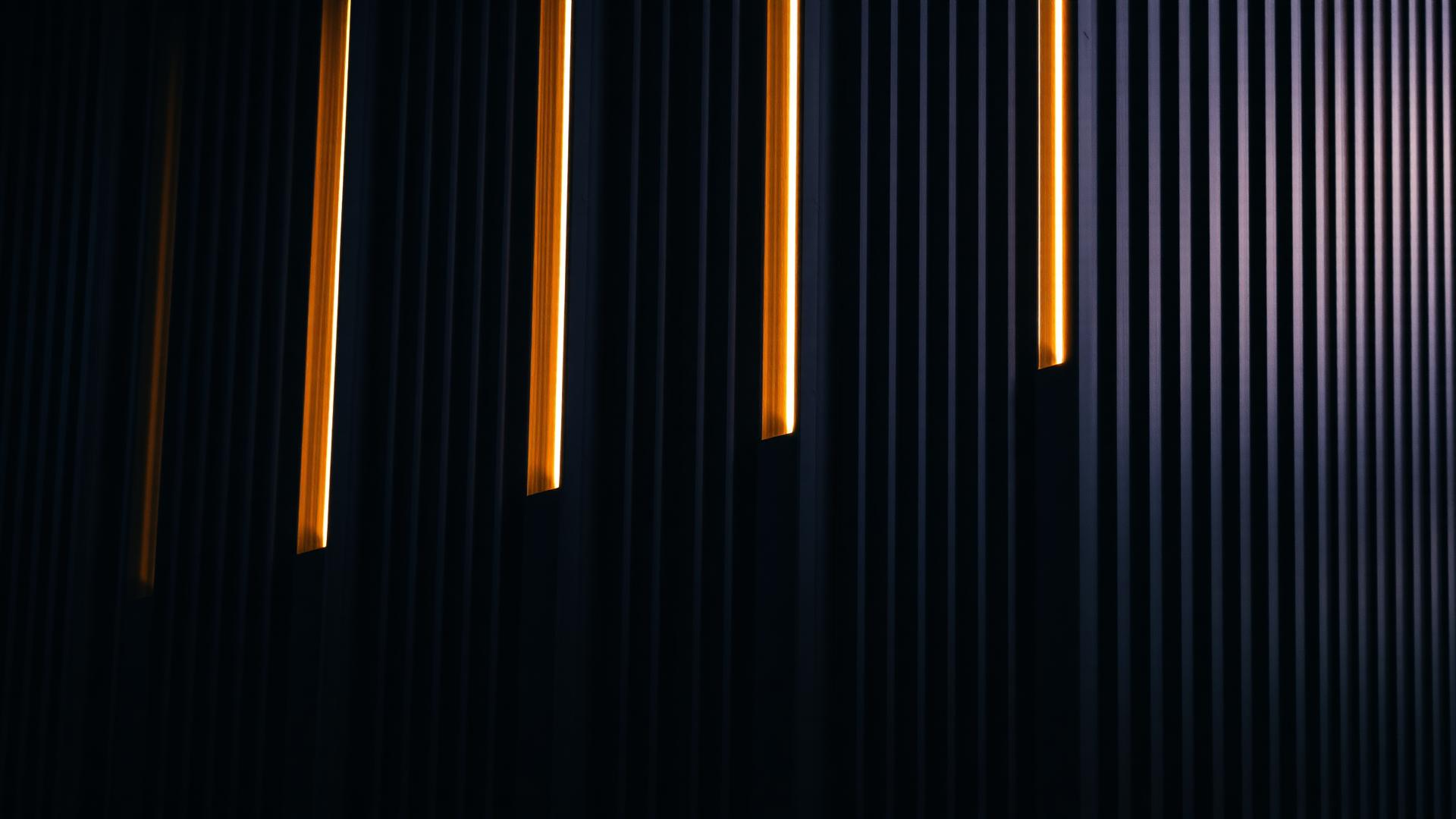 Bardage vertical avec accents lumineux